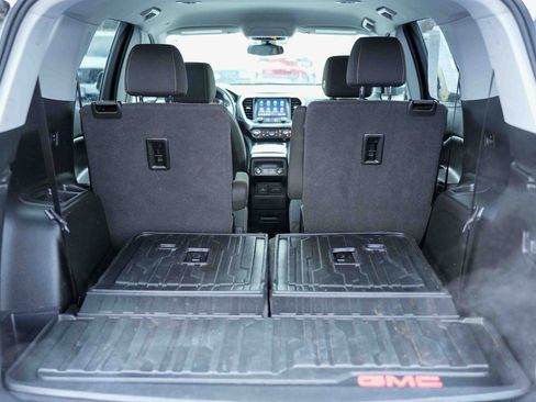 Used 2021 GMC Acadia SLE w/ Driver Convenience Package image 12