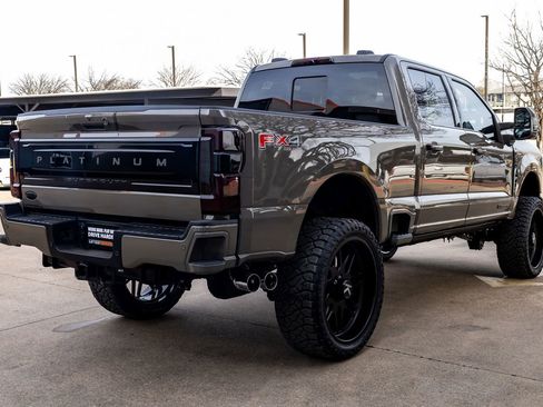 Used 2026 Ford F250 Platinum w/ Platinum Plus Package image 10