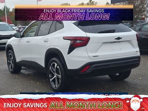 Used 2024 Chevrolet Trax RS w/ Driver Confidence Package image 3