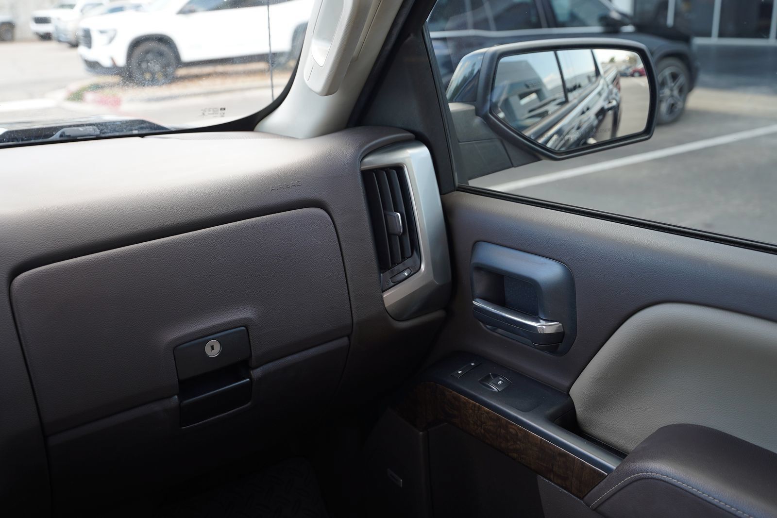 Used 2018 Chevrolet Silverado 1500 LT w/ Texas Edition RWD image 8