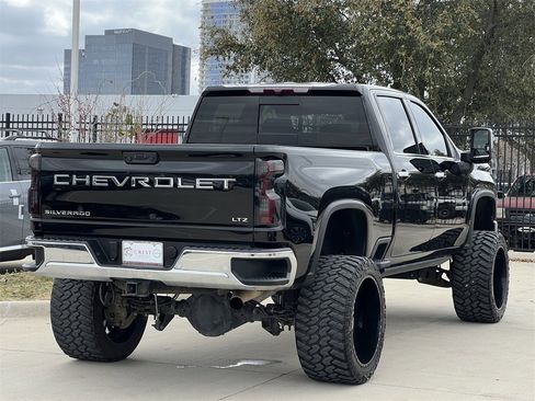 Used 2024 Chevrolet Silverado 2500 LTZ w/ LTZ Plus Package image 4