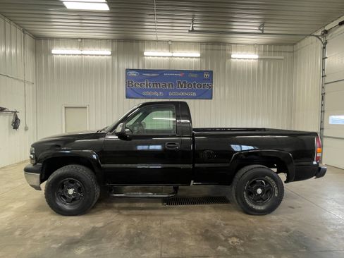 Used 2000 Chevrolet Silverado 1500 LS w/ Off-Road Chassis Pkg image 2