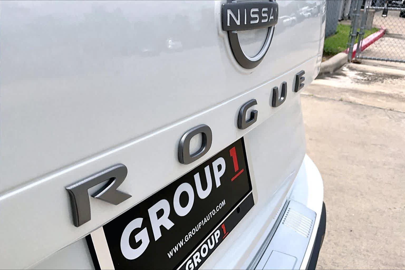 Certified 2026 Nissan Rogue SV FWD image 10