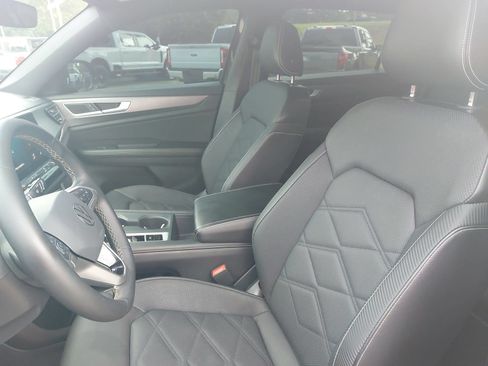 Used 2024 Volkswagen Atlas Cross Sport SE AWD/4WD image 14