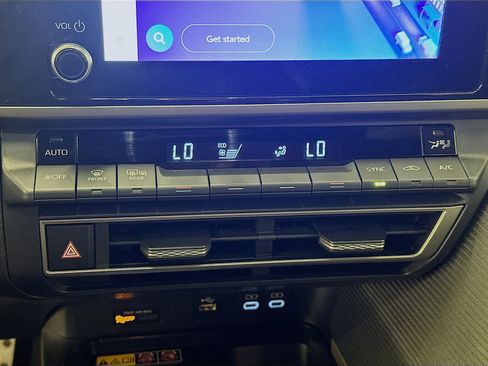 Used 2025 Toyota Camry SE image 24