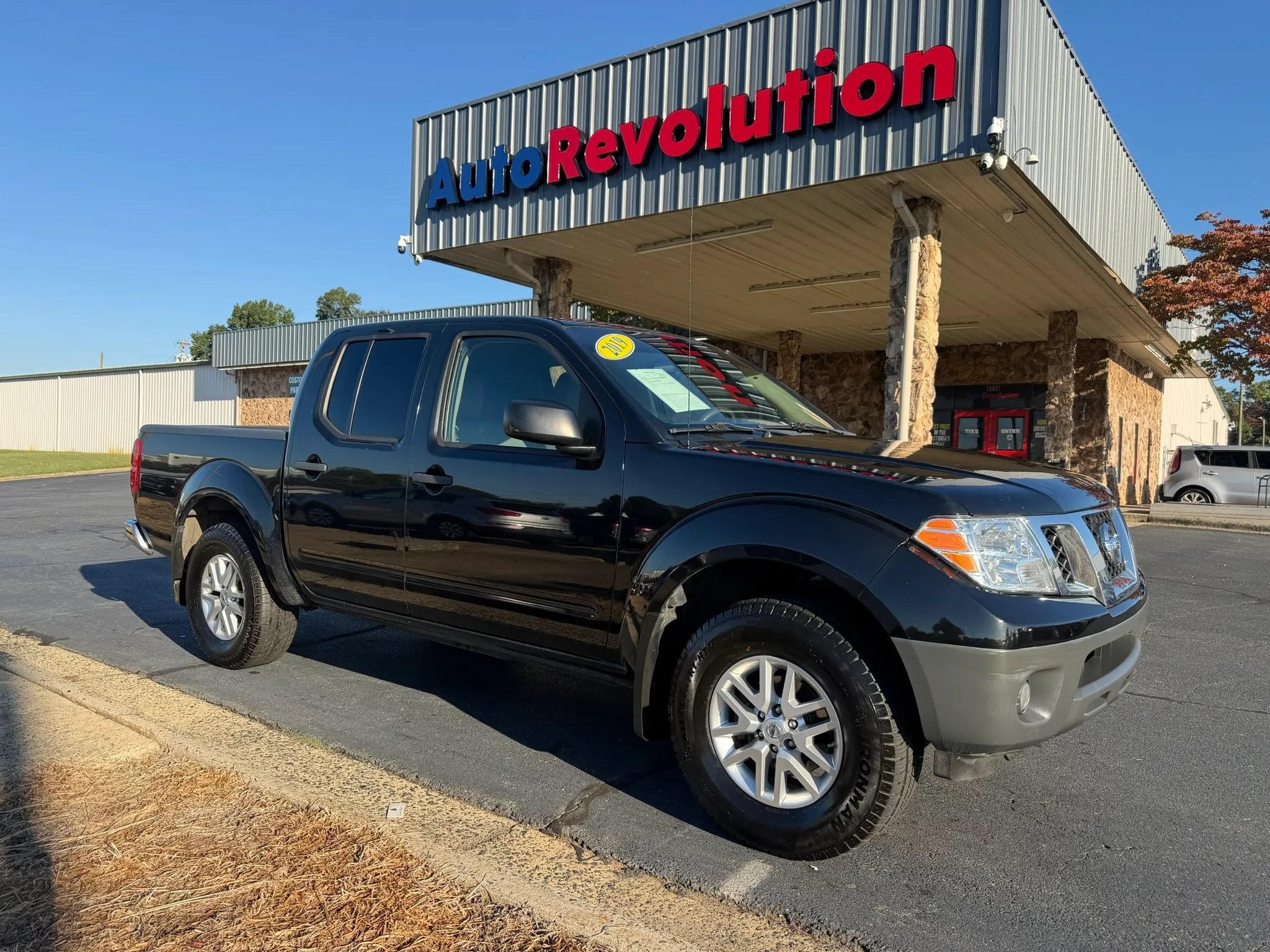 Used 2019 Nissan Frontier SV AWD/4WD image 1
