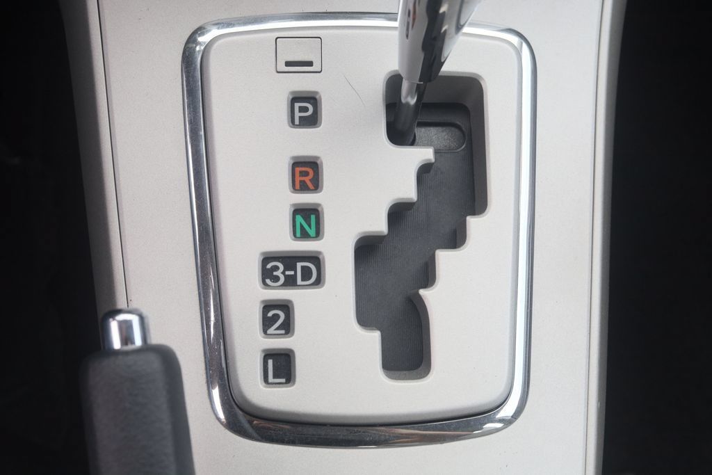 Used 2013 Toyota Corolla LE FWD image 10