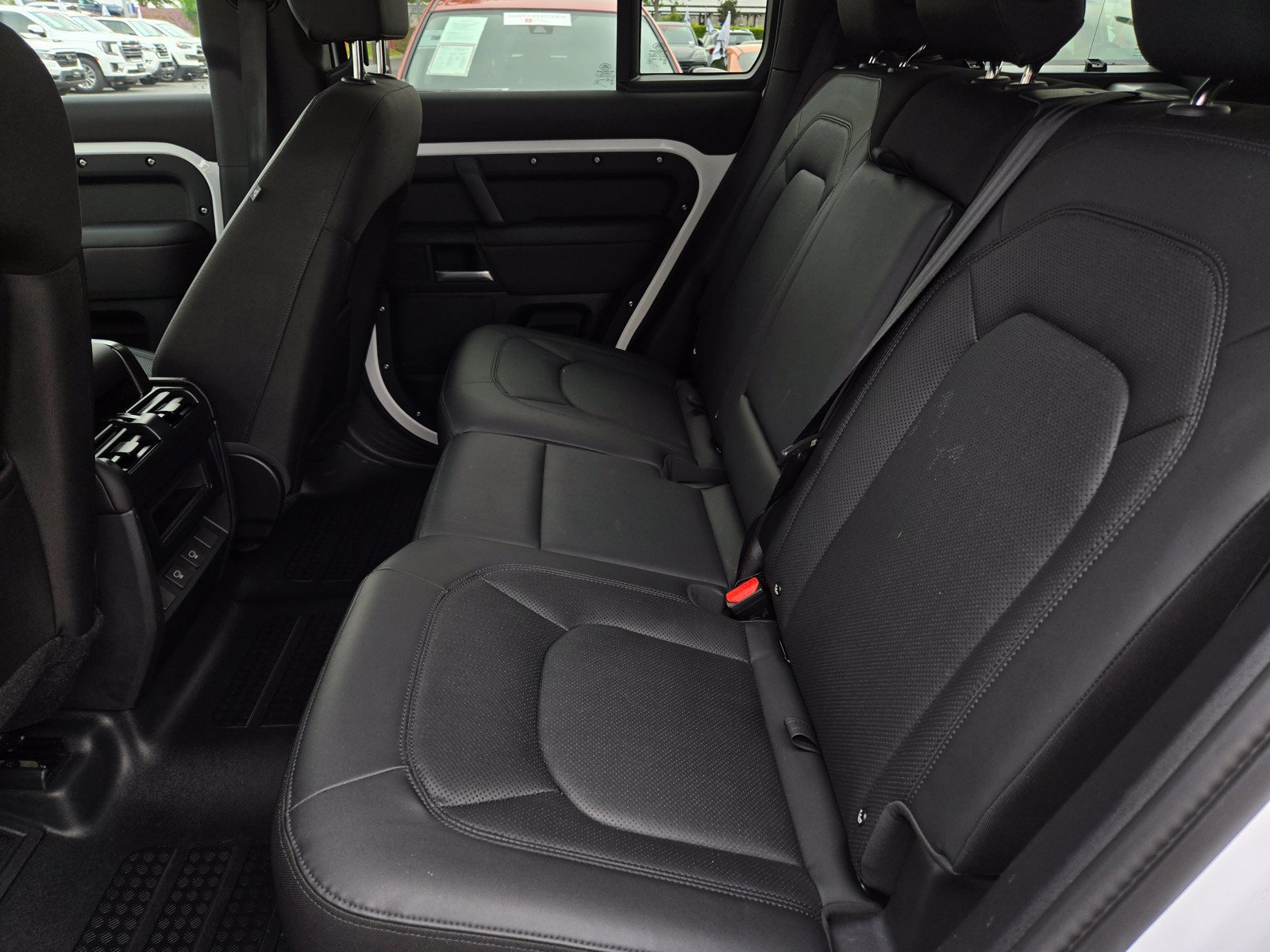 Used 2025 Land Rover Defender 110 S AWD/4WD image 11