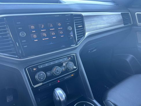 Certified 2023 Volkswagen Atlas Cross Sport SE w/ Panoramic Sunroof Package image 23