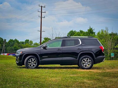 Certified 2023 GMC Acadia SLT w/ Preferred Package image 7