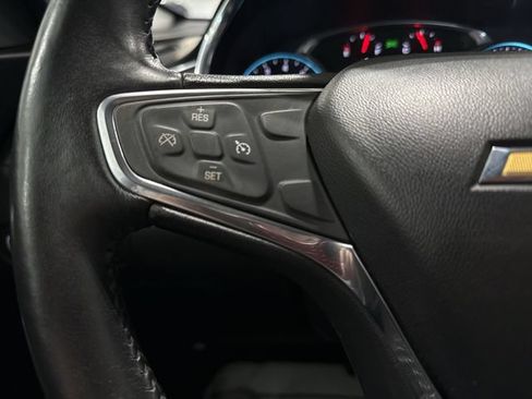 Used 2017 Chevrolet Malibu LT FWD image 17