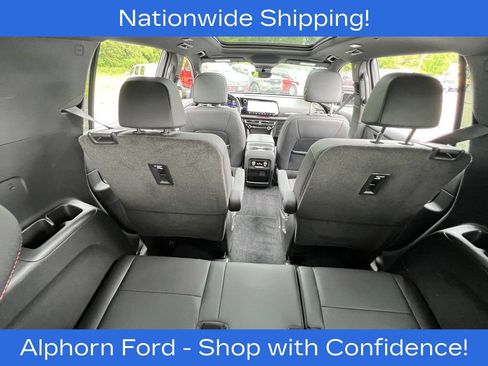 Used 2024 Chevrolet Traverse Z71 w/ Enhanced Driving Package AWD/4WD image 39