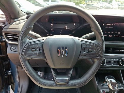 Used 2024 Buick Envista Preferred w/ Convenience II Package FWD image 18
