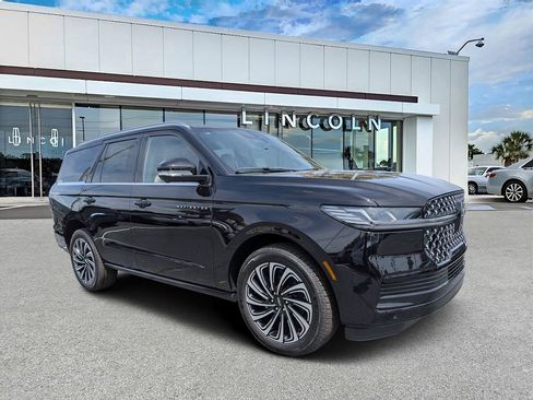 New 2026 Lincoln Navigator Black Label AWD/4WD image 1