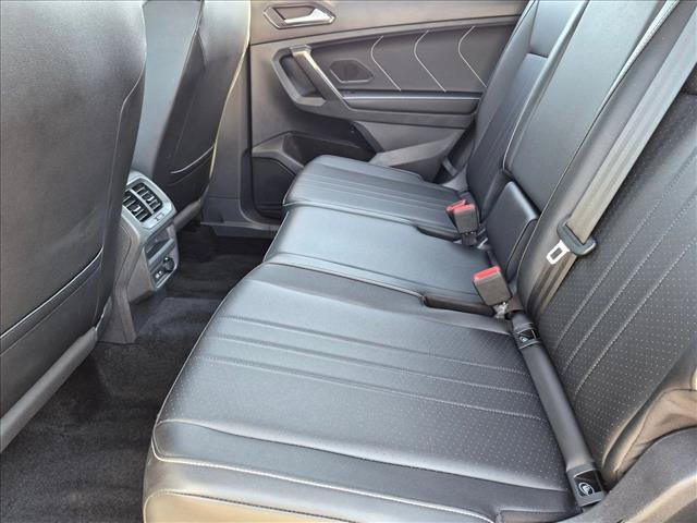 Used 2023 Volkswagen Tiguan SE R-Line FWD image 17