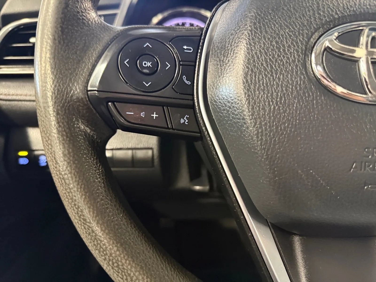 Used 2020 Toyota Camry LE FWD image 24