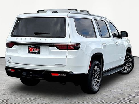 Used 2023 Jeep Wagoneer Series II AWD/4WD image 6