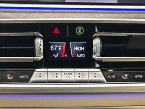 Used 2021 BMW X5 xDrive40i w/ Premium Package image 34