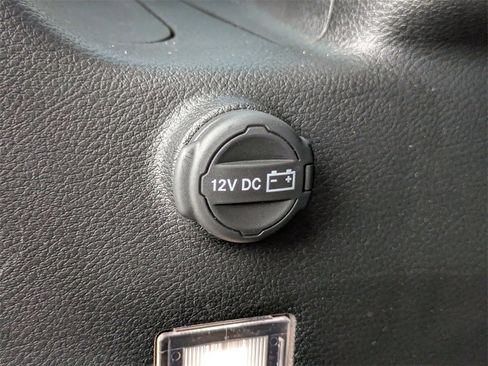 Used 2024 Jeep Wrangler Rubicon image 14