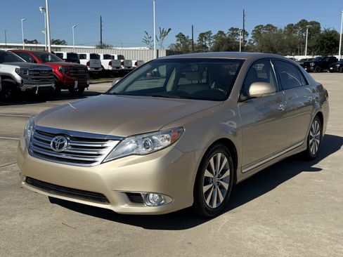 Used 2011 Toyota Avalon Limited image 9
