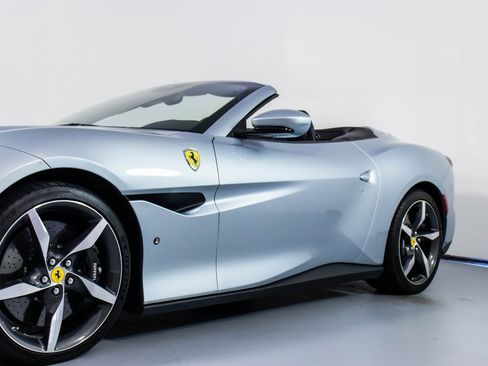 Certified 2023 Ferrari Portofino M Base image 31