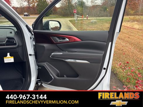 New 2026 Chevrolet Traverse RS image 39