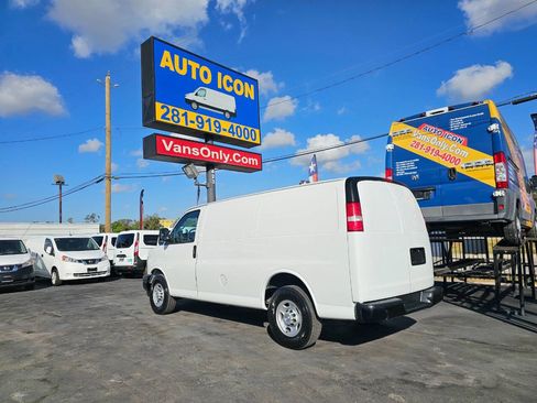 Used 2019 Chevrolet Express 2500 image 2