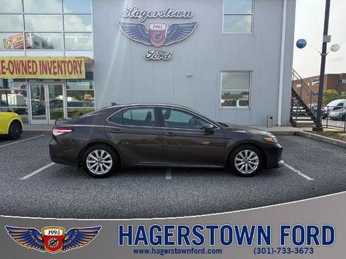 Used 2020 Toyota Camry LE FWD image 1