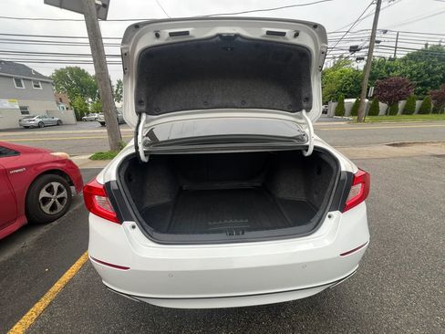 Used 2020 Honda Accord Touring image 9