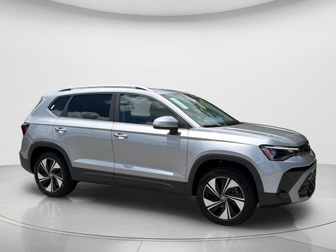 New 2026 Volkswagen Taos SE AWD/4WD image 6