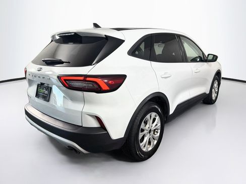 Used 2025 Ford Escape Active FWD image 9