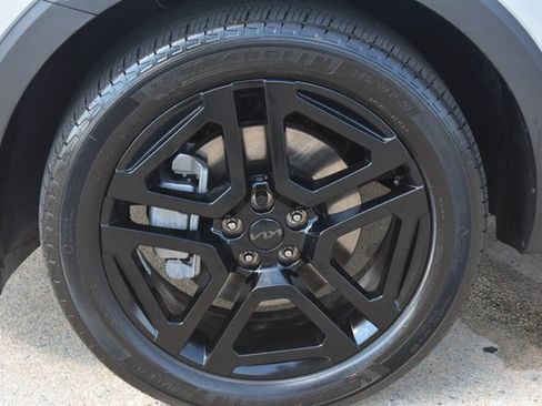 Used 2025 Kia Telluride EX X-Line AWD/4WD image 10