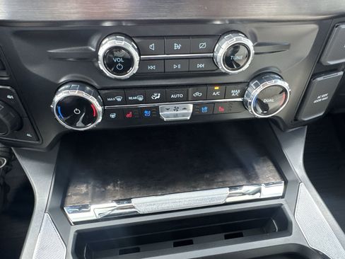 Used 2024 Ford F250 Lariat w/ Lariat Ultimate Package AWD/4WD image 19