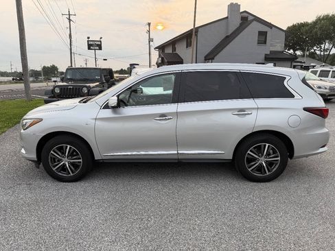 Used 2019 INFINITI QX60 Luxe w/ Essential Package AWD/4WD image 9