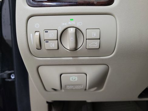 Used 2013 Volvo XC70 3.2 image 31