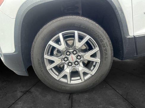 Used 2022 GMC Acadia SLT w/ LPO, Floor Liner Package AWD/4WD image 14