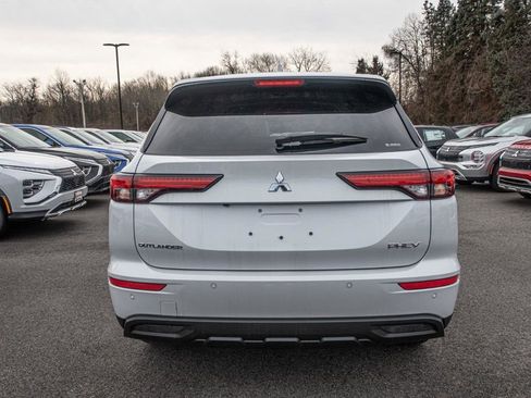 New 2025 Mitsubishi Outlander ES image 11