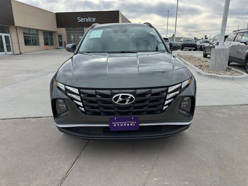 Used 2022 Hyundai Tucson Blue image 8