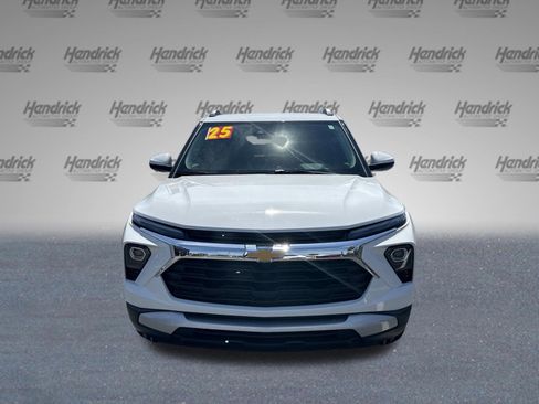 Used 2025 Chevrolet TrailBlazer LT AWD/4WD image 3