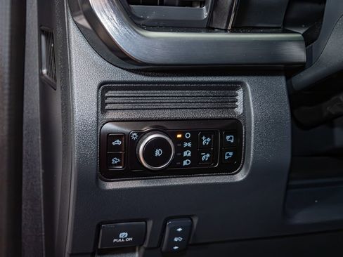Used 2025 Ford F250 Lariat w/ Lariat Ultimate Package AWD/4WD image 19