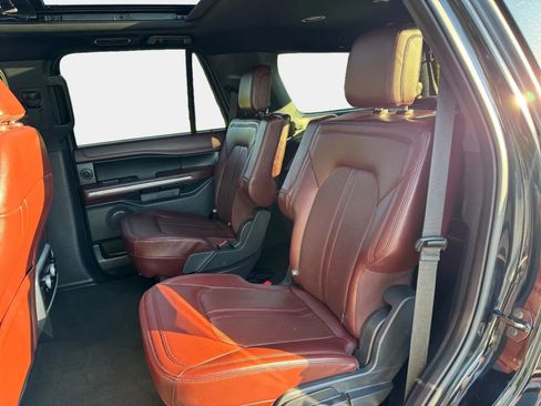 Used 2024 Ford Expedition Limited RWD image 11