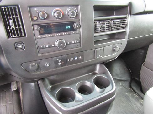 Used 2021 Chevrolet Express 2500 w/ Driver Convenience Package RWD image 12