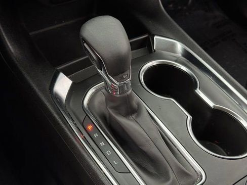 Used 2021 Chevrolet Traverse LS FWD image 20