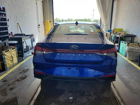 Used 2021 Hyundai Elantra SEL w/ Convenience Package FWD image 7