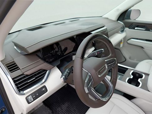 New 2026 GMC Acadia Denali image 8