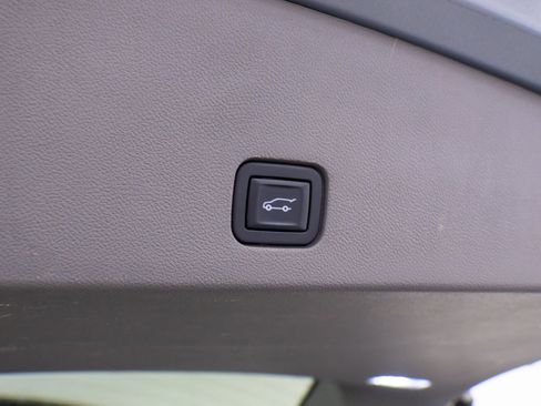 Certified 2023 Cadillac XT6 Premium Luxury image 34