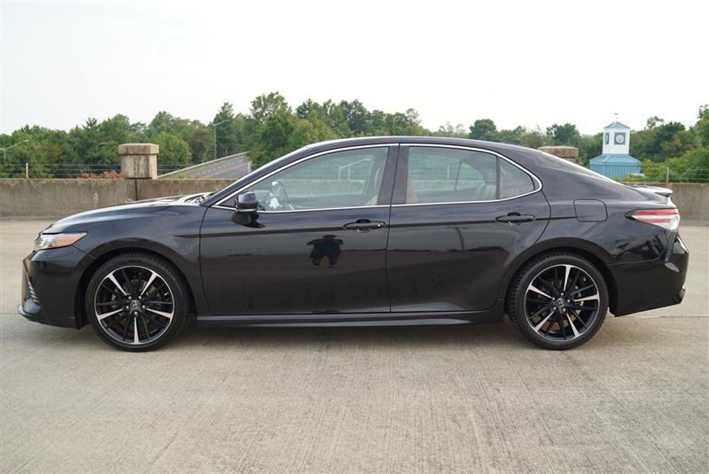 Used 2019 Toyota Camry XSE w/ Navigation Package FWD image 3