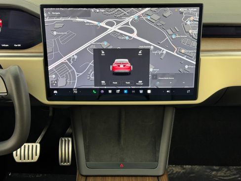 Used 2023 Tesla Model X Standard Range image 21