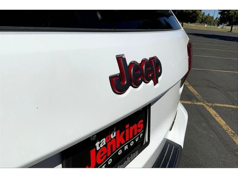 Used 2020 Jeep Grand Cherokee Trailhawk w/ Premium Lighting Group image 32