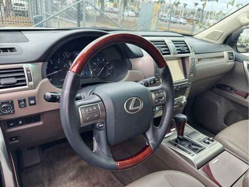 Used 2015 Lexus GX 460 w/ Premium Package AWD/4WD image 27